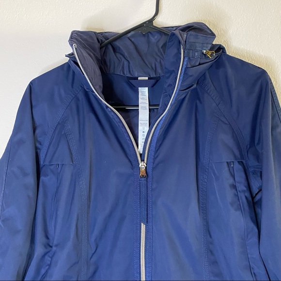 LULULEMON deep navy Fo Drizzle rain jacket 6 RARE - Picture 3 of 14